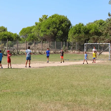 אתר קמפינג Il Tridente Village ביביונה