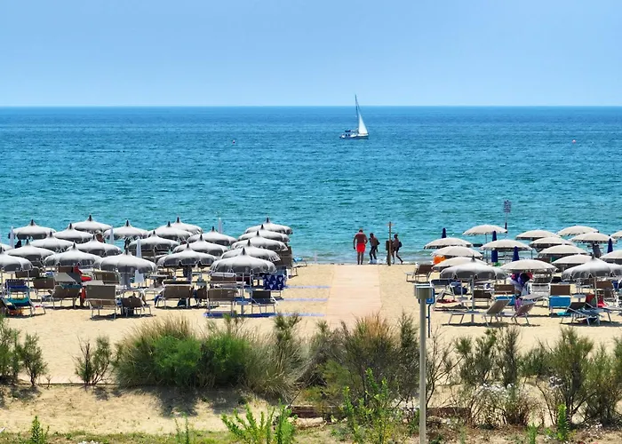 אתר קמפינג Il Tridente Village ביביונה