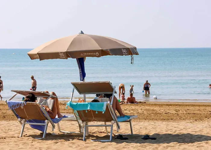 Il Tridente Village אתר קמפינג *